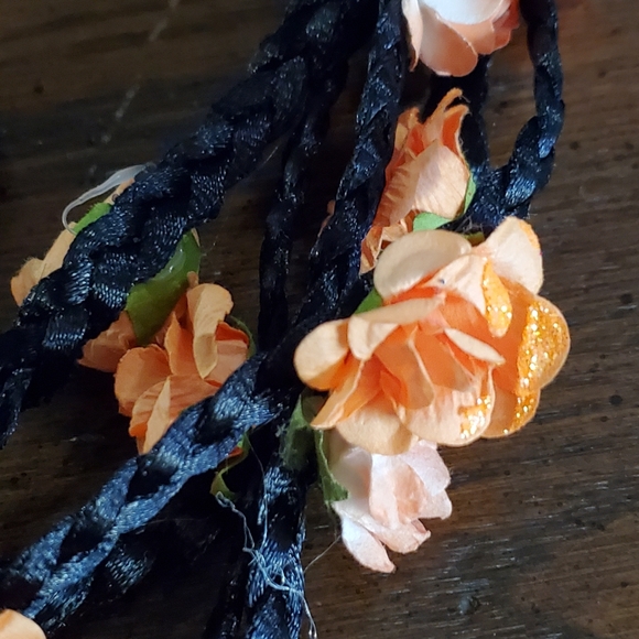 Headband with small flowers - Picture 3 of 8